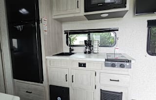 G&M Adventurer RV Rental