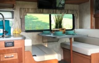 2019 Winnebago Spirit Bunk beds