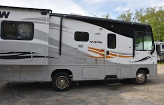 2011 Winnebago Vista 26P