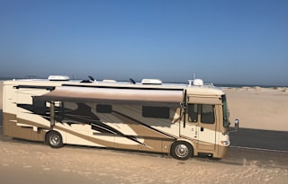 2008 Newmar Kountry Star 3910