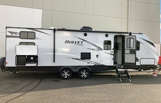 Kid Friendly Quad Bunkhouse 2021 Keystone Bullet