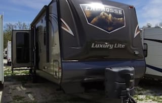 2014 Prime Time RV LaCrosse 327RES   32.7’ RV.