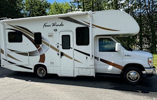 Easy To Drive- Newer 2018 Thor Motor Coach