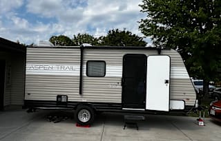 Montague RV Rental ~NO HIDDEN FEES