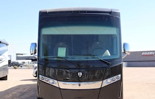 2021 Thor Palazzo 33.5 Diesel Pusher w/ Bunk Beds