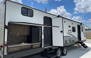 2021 Dutchmen RV Coleman Lantern Series 334BH