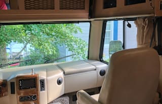 2018 Thor A.C.E.  With King Bed!