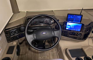 2020 Thor Motor Coach Miramar 35.2