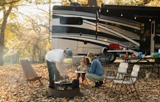 2023 Quantum LF31 Bunkhouse, Dual AC's+Solar (CA)
