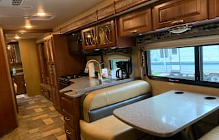 2015 Thor Motor Coach Chateau Super C 35SF