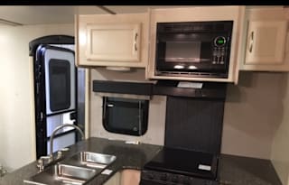 2019 Winnebago Industries Towables Minnie 2455BHS