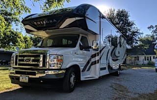 2021 Esteem 29V, Very Comfortable for Large Groups