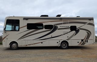 2019 Thor Motor Coach Hurricane 29M