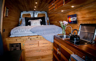 Mercedes-Benz "Iron Horse" Sprinter 2500 4X4 CO