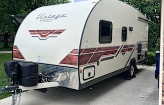 Camp in vintage luxury