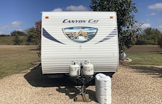 2014 Palomino Canyon Cat- Family & Pet friendly!