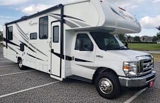 2021 RESORT STYLE RV LIVING !  32 FT Coachman Freelander