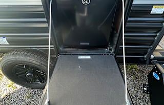 Wolf Pup Bunks w/Spacious Slideout and extras