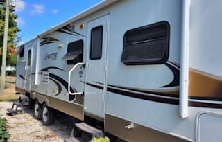 DJ's Bunk House