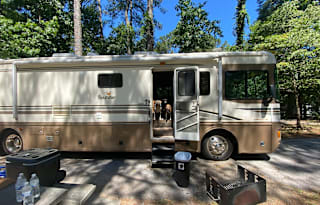 2000 Fleetwood RV Bounder Diesel 39z