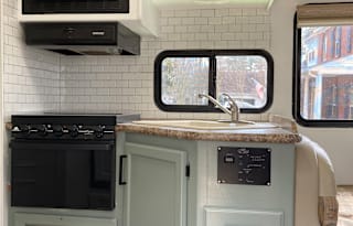 Free 200 miles/night! -  30' Thor FourWinds ClassC