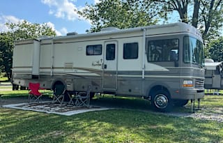 2000 Fleetwood RV Bounder 34T
