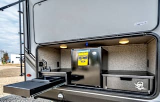 GLAMPING- 2022 , Comfy KING, kids/dogs welcome!