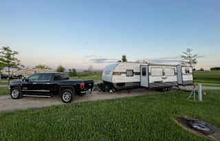 Colossal Kayman Travel Trailer 31ft w/ BnkHse
