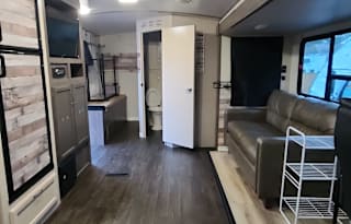 2019 Winnebago "Minnie's Big Blue Adventures"!