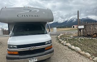 Delilah The 25 ft. Thor Chateau RV Rental
