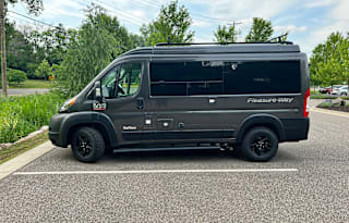 2022 Pleasure-Way Tofino Std. Model