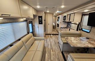 2023 Thor Four Winds 31EV