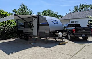 Roomy, Flexible, Well Maintained Family Camper