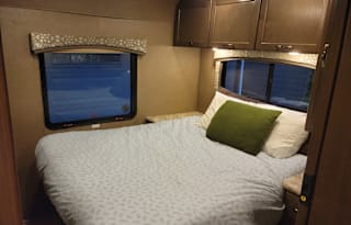 2019 Thor Motor Coach Chateau 30D Bunkhouse