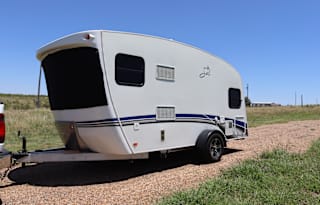 Easy to tow modern camper