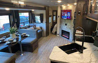 Memory Maker - Delivery & Set Up Offered Sleeps 10