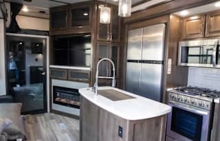 2021 Dutchmen RV Voltage 3915