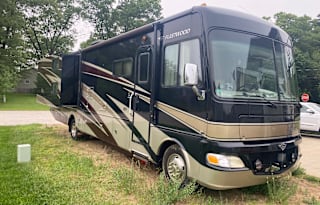 2010 Fleetwood Fiesta, 3 Slide Outs, Class A