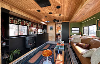 REMODELED, luxury  new interior. DELIVERY ONLY.