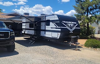 2024 transcend travel trailer sleeps 8!