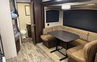 2017 Jayco Jay Flight - Loaded w/ Bunks "4ore"