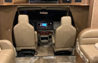 2016 Coachmen RV Concord 300TS Ford pet friendly and Kid approved camper rental