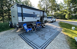 Well-equipped Bunkhouse sleeps 5!  Pet Friendly!