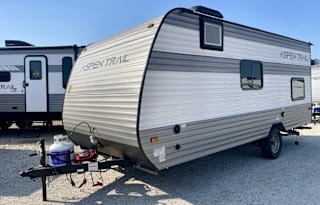 The Cozy Cabin Cruiser (0000)