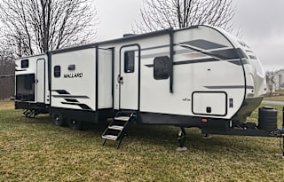 Chris and Lynn’s Apartment on Wheels