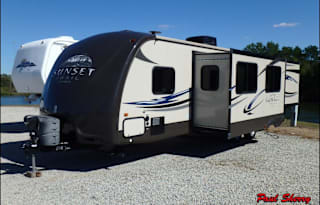 2012 Crossroads Sunset Trail Reserve 31' with 3 bunks