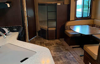 2014 Dutchmen RV Coleman Expedition CTS233QB