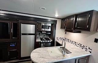 Gumpa's Getaway - Fully stocked and pet friendly!