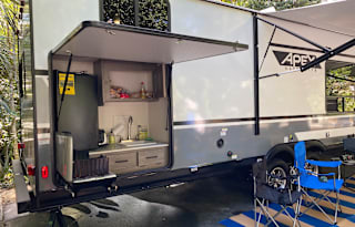 2021 30ft Coachmen Apex Lite Trailer