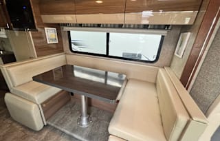 2016 Winnebago Navion 24J